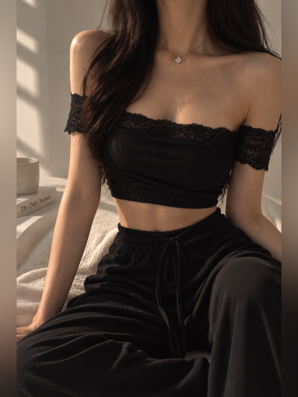 Black Lace-Trim Bandeau Bralette - Crop Top